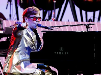 O que é infecção ocular, que levou Elton John a perder parte da visão