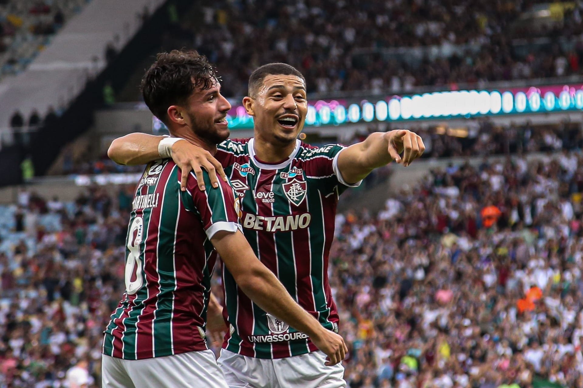 Fluminense e Internacional empatam no Maracanã: 2 a 2 - O Progresso