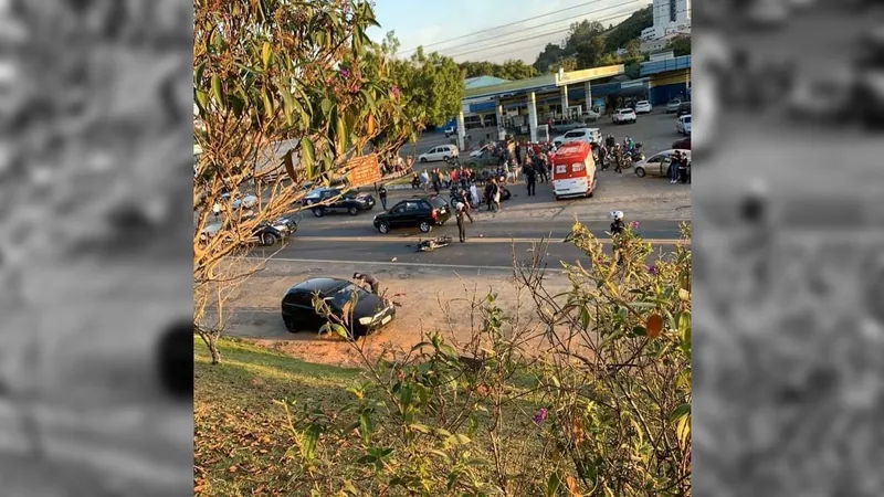 Adolescente morre após bater moto contra viatura da GCM durante perseguição