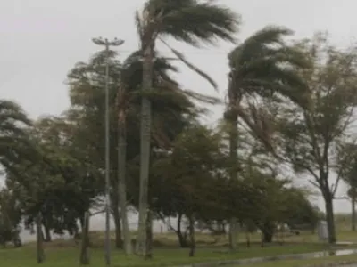 Ciclone provoca ventos de mais de 100 km/h no Rio Grande Sul