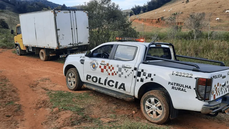 Polícia Militar encontra caminhão usado em furtos de gado em Cunha