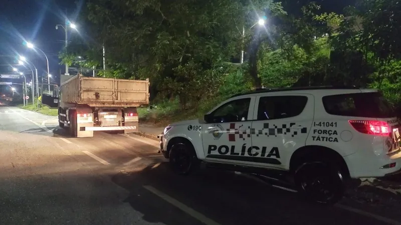 Polícia Militar prende dupla após furto de caminhão em Jacareí