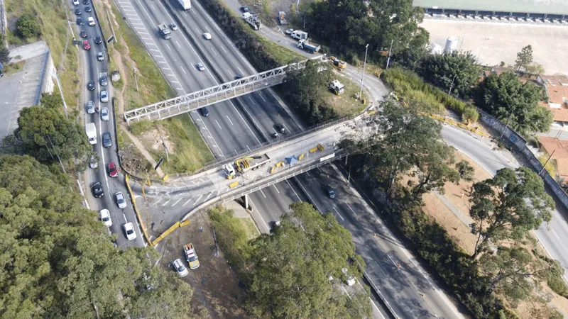 CCR RioSP faz desmonte de viaduto na Dutra nesse fim de semana