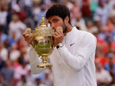 Alcaraz vence Djokovic e é campeão pela primeira vez em Wimbledon