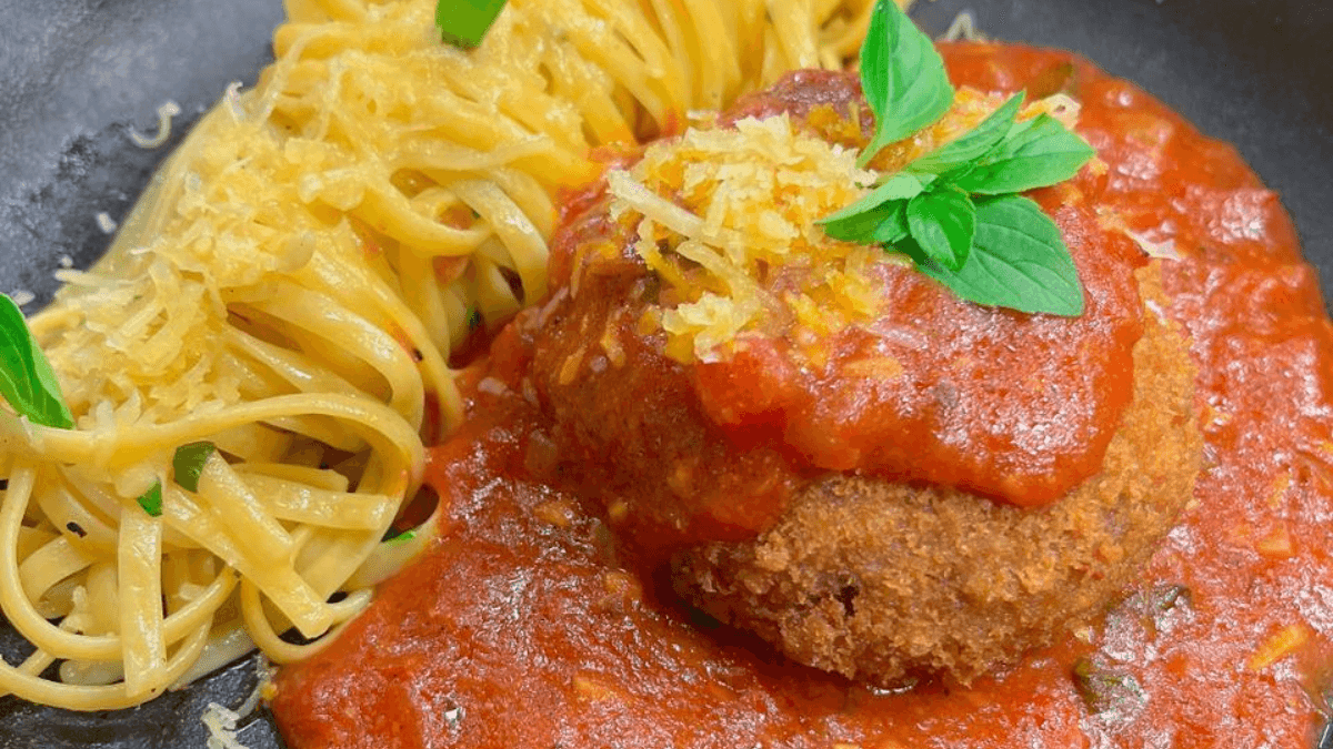 Espaguete ao sugo com polpetas recheadas | Band Receitas