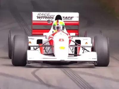 Sebastian Vettel pilotará McLaren em Ímola para homenagear Ayrton Senna