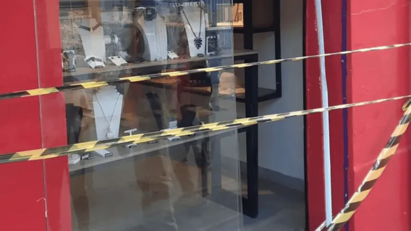 Loja de roupas e acessórios é furtada no centro de Guaratinguetá