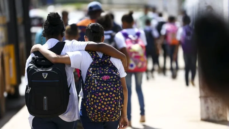 Jovens negros têm duas vezes mais chances de serem abordados pela polícia