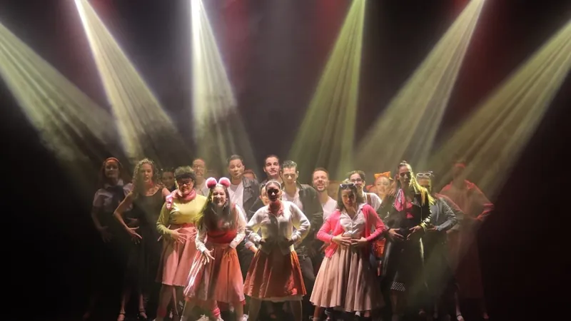 Musical Grease é apresentado pela primeira vez durante Festival de Joinville