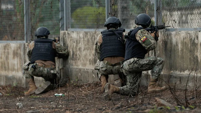 Sobe para 31 o número de mortos em confrontos em presídio no Equador