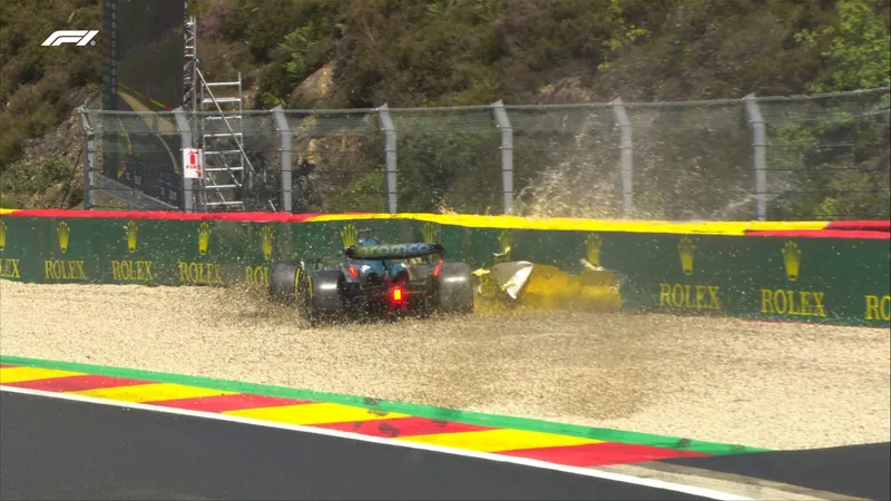 Vídeo: Lance Stroll perde controle e bate no fim no SQ2, em Spa