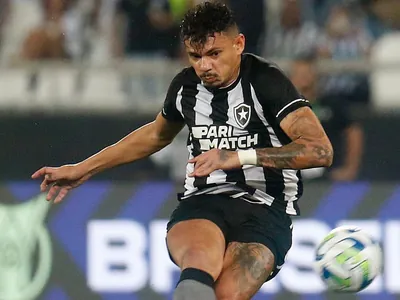 Botafogo arranca empate contra o Fortaleza e se segura no G-4; veja os gols
