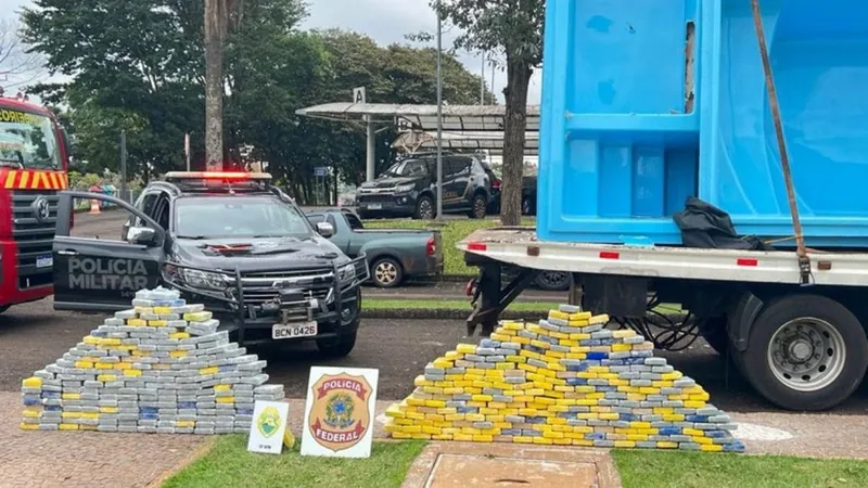 Operação conjunta apreende 470kg de cocaína em fundo falso de piscinas no Paraná