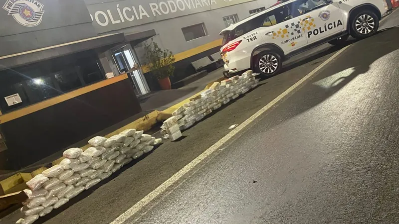 A droga estava escondida em um fundo falso