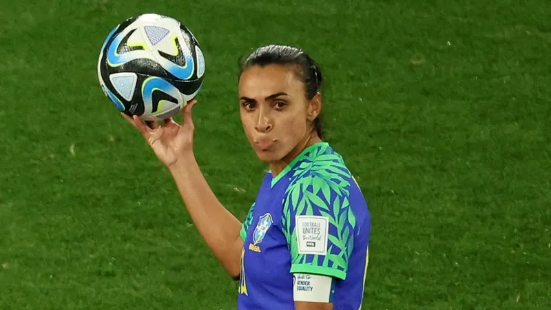 Marta se despede da Copa após eliminação do Brasil na fase de grupos