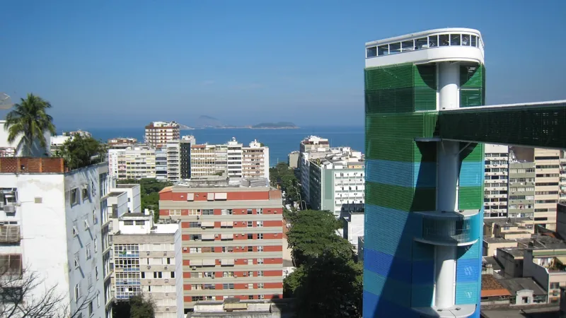 Elevador panorâmico Pavão-Pavãozinho tem obras de restauração concluídas