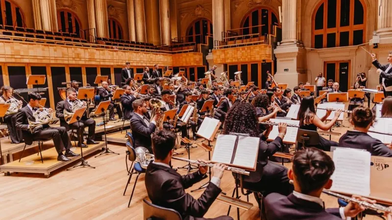  É uma porta de entrada na Banda e Orquestra Sinfônica