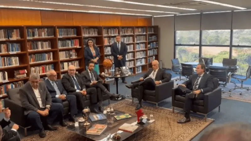 Prefeito de Jacareí participa de reunião com Ministro do STF em Brasília