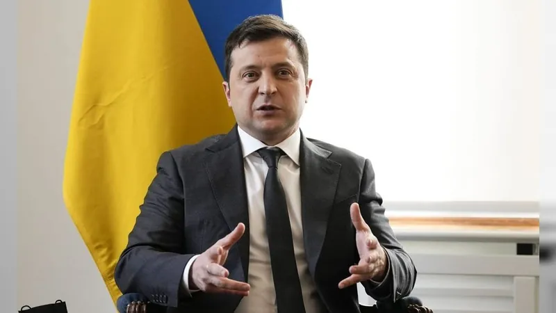 Volodymyr Zelensky afirma que Ucrânia se impõe aos ataques russos