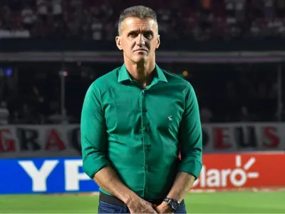 Técnico do Ceará, Mancini diz que o Santos é o "time a ser batido" na Série B