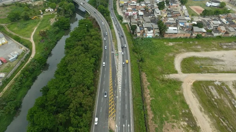 Policiamento é reforçado na Linha Vermelha após manifestção interditar a via