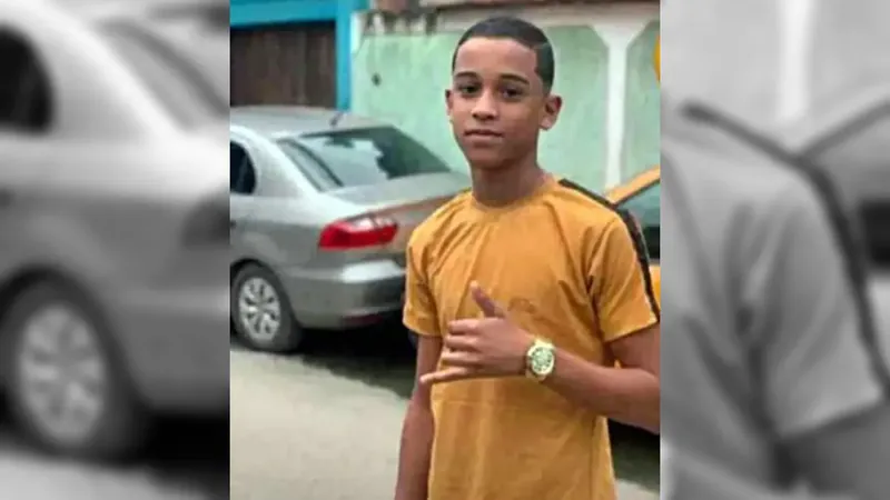 Perícia é feita no local onde adolescente de 13 anos foi morto na Cidade de Deus