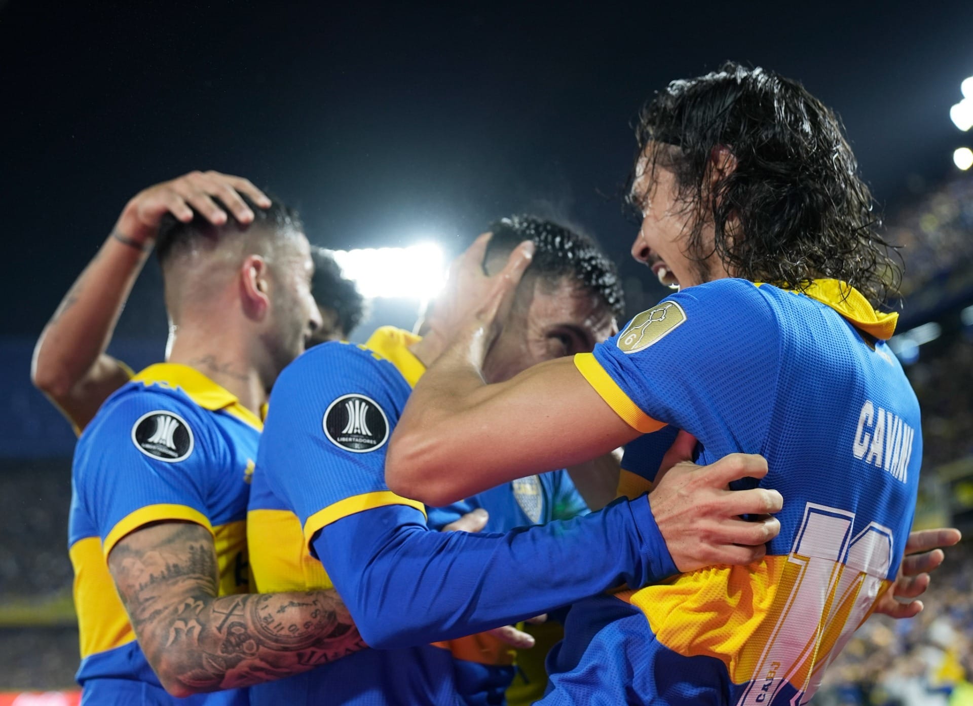 Na estreia de Cavani, Boca Juniors bate Nacional nos pênaltis e avança às  quartas da Libertadores