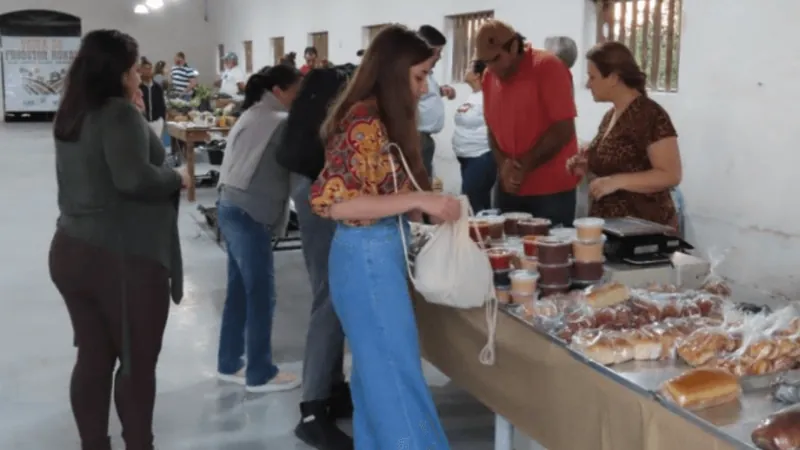 Feira do Produtor Rural é realizada em Pindamonhangaba