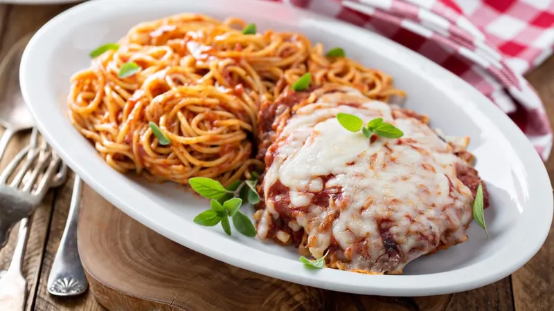 Bife à parmegiana perfeito é crocante e suculento