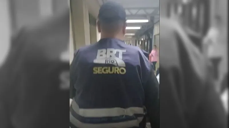 Homem é preso por importunação sexual dentro do BRT