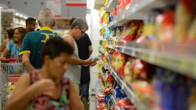 Setor de supermercados teme alta de impostos com reforma tributária