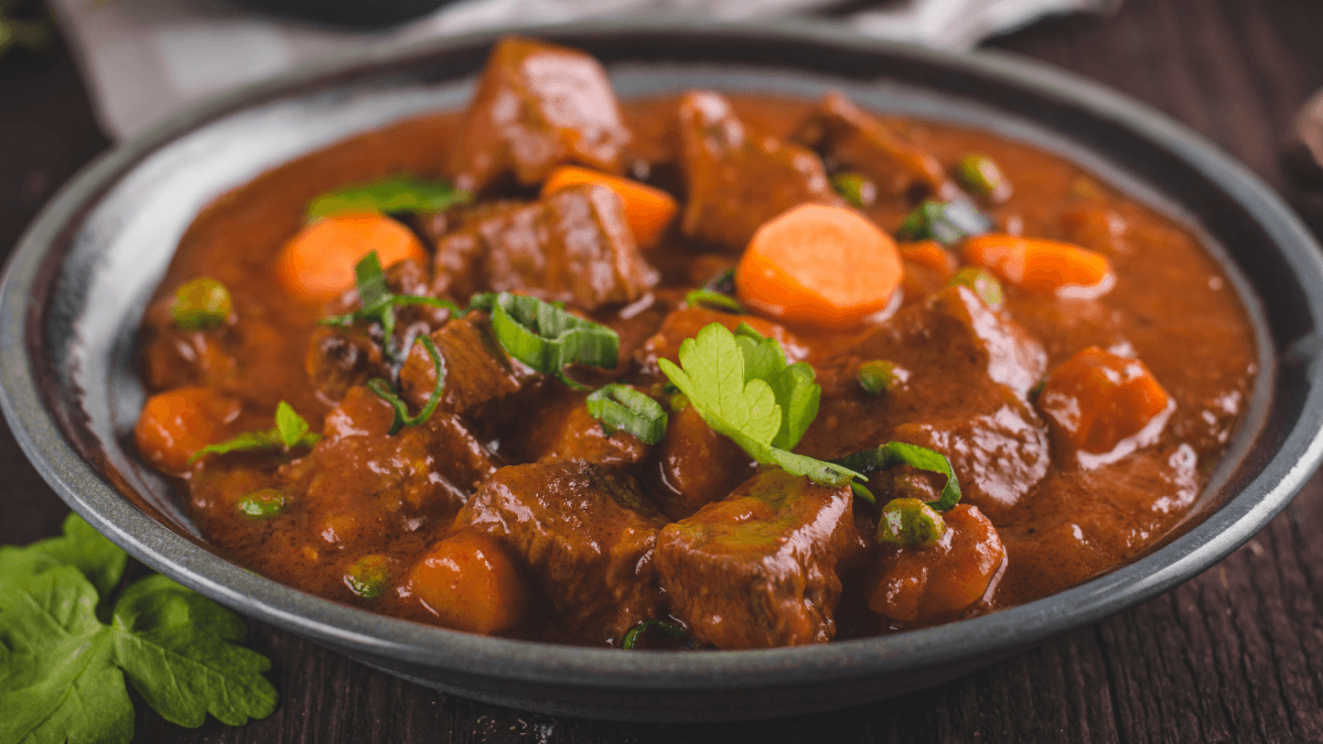 Picadinho de carne e arroz com ovo | Band Receitas