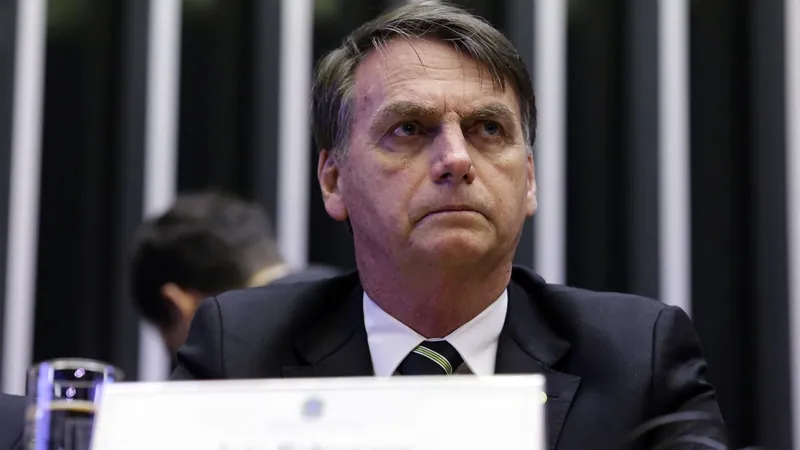 Jair Bolsonaro deve passar por duas cirurgias na semana que vem em SP