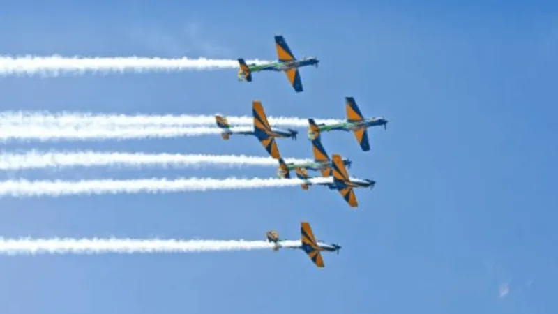 Sábado Aéreo terá apresentação da Esquadrilha da Fumaça em Taubaté