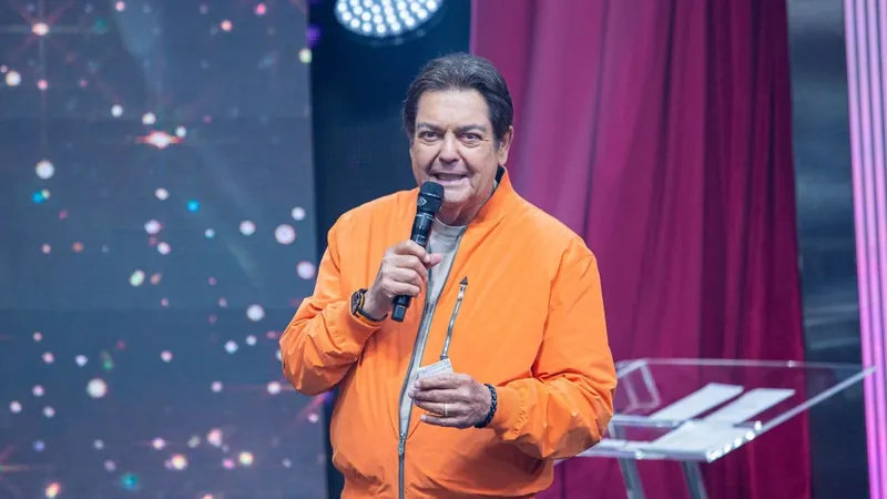 Faustão recebe alta após nova internação