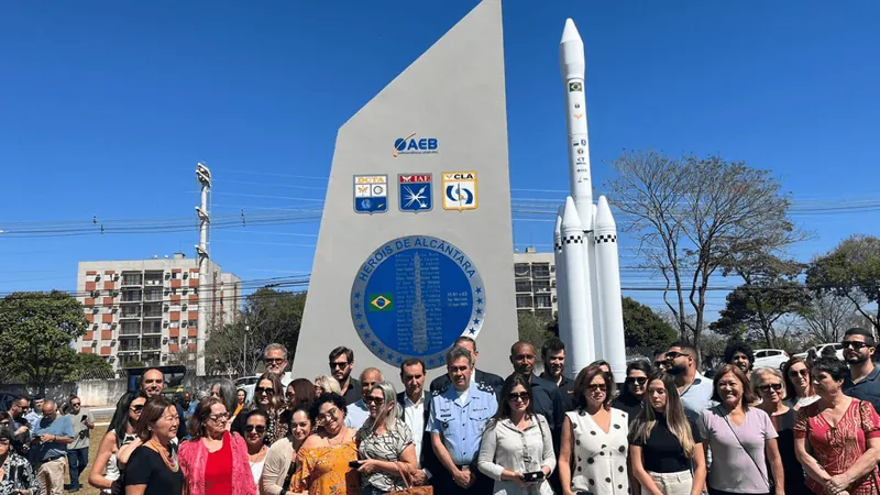 Heróis da tragédia de Alcântara ganham monumento em São José dos Campos