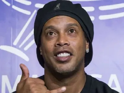 Raphinha admite que falas de Ronaldinho foram baque e revela que ex-jogador pediu ingresso