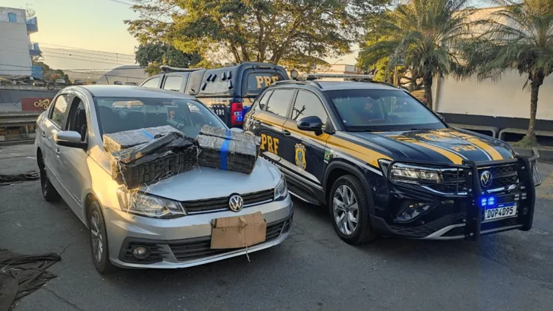 Dupla é presa com 90 kg de maconha na Dutra em Aparecida; veja o vídeo