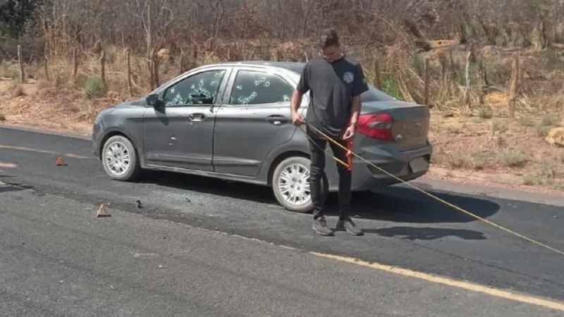 Suspeito de integrar PCC morre após carro ser fuzilado com 130 tiros no Piauí