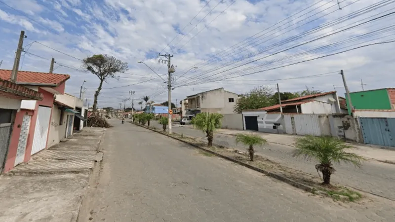 Idoso de 70 anos e adolescente são socorridos após serem baleados em Lorena