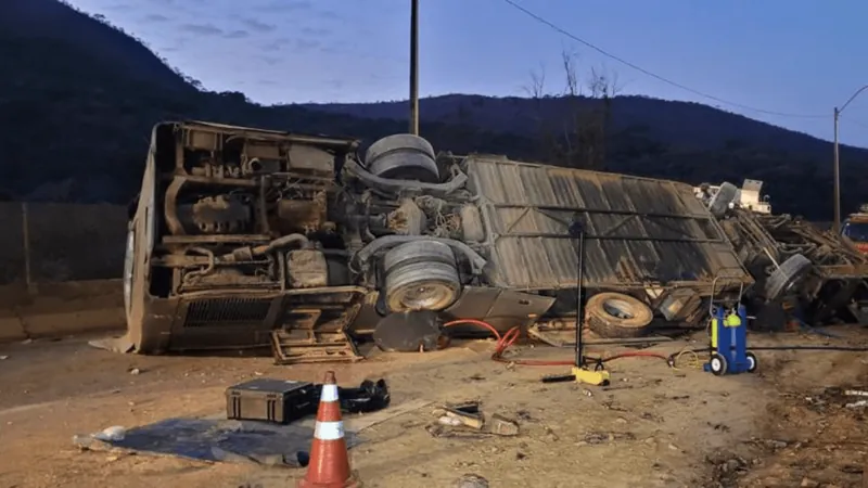 Vídeo mostra momento do acidente com ônibus de torcedores do Corinthians