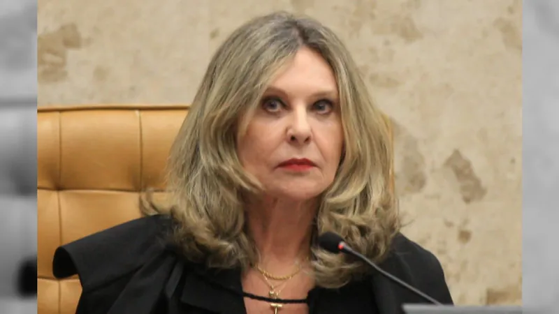 Vice-procuradora Lindôra Araújo se recupera após cirurgia contra câncer