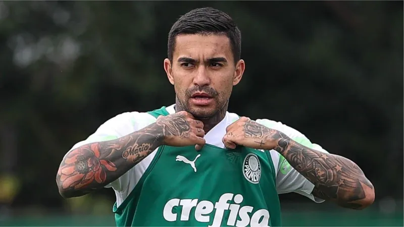 Dudu volta aos treinos no Palmeiras