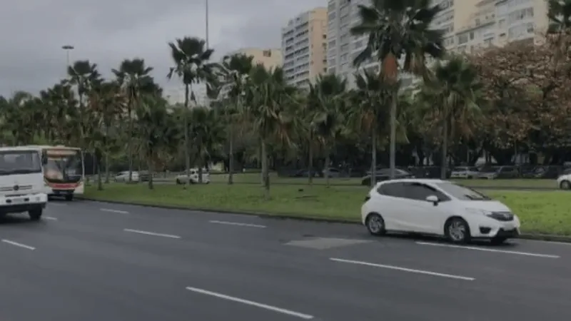 Após um mês de obras, motoristas não notam diferenças no asfalto do Aterro