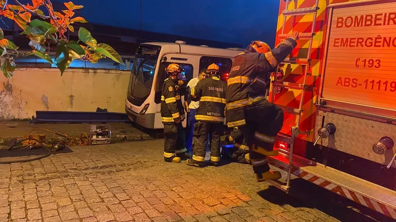 Idosa morre após ser atropelada por ônibus em Caçapava