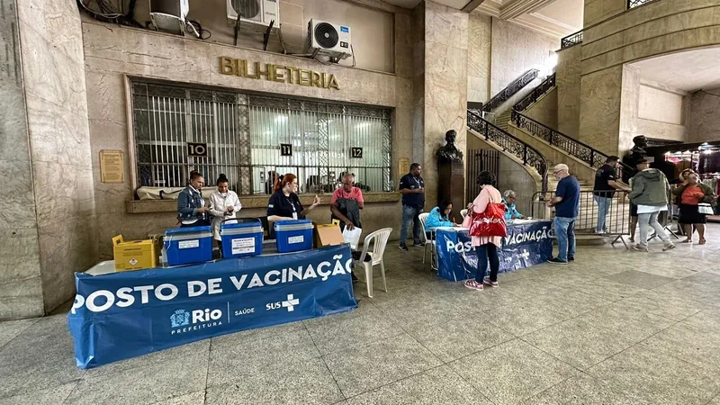 Posto de vacinação funciona na Central do Brasil até quarta-feira