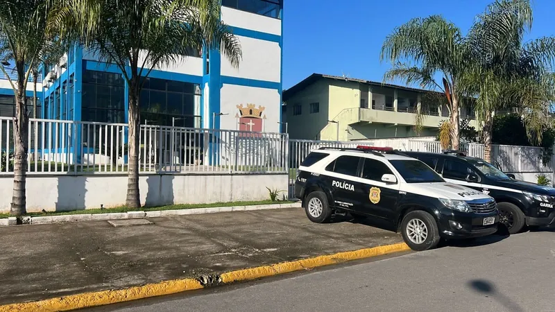 Três vereadores são suspensos da Câmara de Ubatuba após operação policial