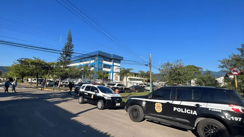 Três vereadores são suspensos da Câmara de Ubatuba após operação policial