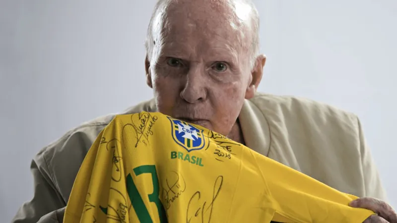 Zagallo recebe alta após 22 dias de internação