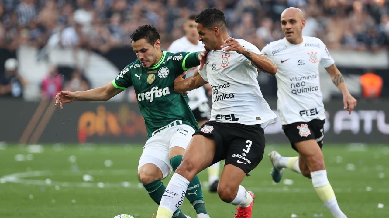 Corinthians vence Palmeiras em jogo quente e encaminha título - Placar - O  futebol sem barreiras para você